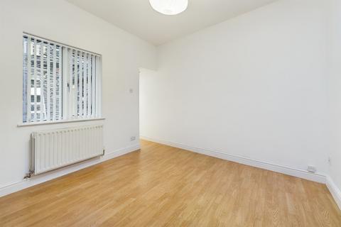 2 bedroom ground floor flat to rent, Flat 1, 2 Thornbarrow Road, Windermere, LA23 2EW