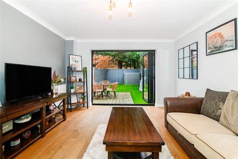 26 Hillary Drive, Isleworth, TW7 7EG