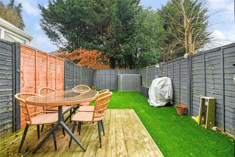 26 Hillary Drive, Isleworth, TW7 7EG