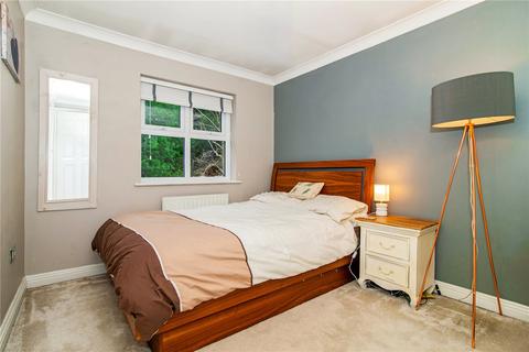 26 Hillary Drive, Isleworth, TW7 7EG