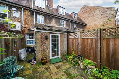 3 bedroom terraced house for sale, London Road, Surrey RH2