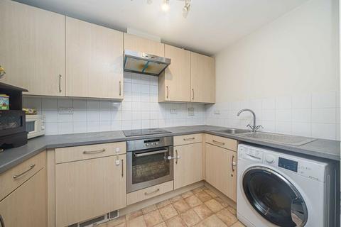 1 bedroom flat for sale, Bedfont Lane, Feltham TW13