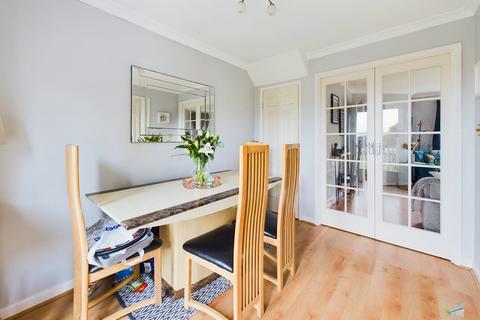 2 Apsley Grove, Wirral, CH63 7TB