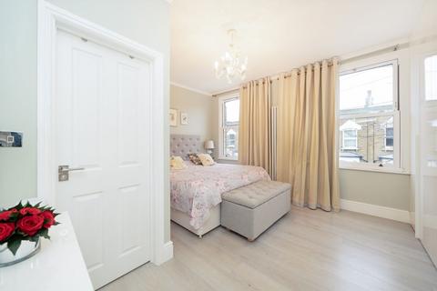 3 bedroom house for sale, Wedmore Gardens, London N19