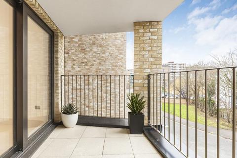 3 bedroom flat for sale, Station Road, Wimbledon