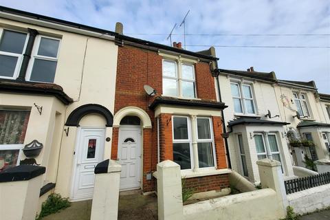 2 bedroom terraced house to rent, Castle Avenue, Rochester