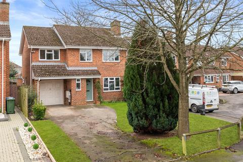 4 bedroom detached house to rent, Moray Avenue, Sandhurst GU47