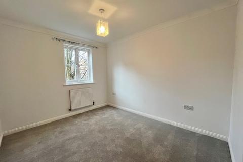 2 bedroom apartment to rent, Kidman Close, Gidea Park