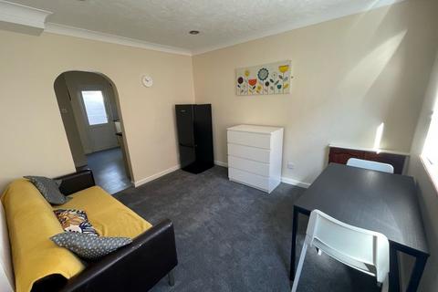 2 bedroom terraced house to rent, Grendon Buildings, Preston Street