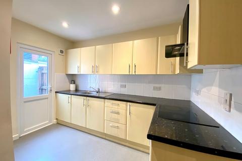 2 bedroom terraced house to rent, Grendon Buildings, Preston Street