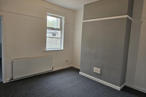 3 bedroom terraced house to rent, Stanley Street, Grimsby, North Lincolnshire, DN32 7LL