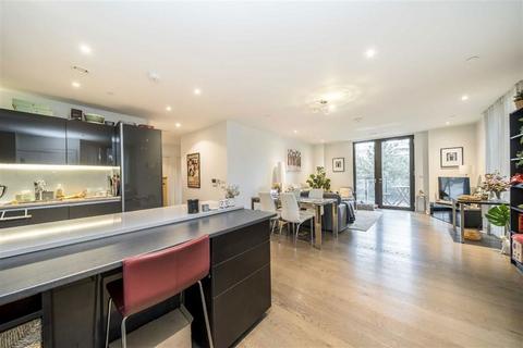 3 bedroom flat for sale, St. Gabriel Walk, London SE1