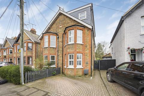 10 Albany Road, Old Windsor, Windsor, SL4 2QA