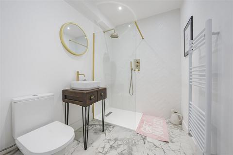10 Albany Road, Old Windsor, Windsor, SL4 2QA