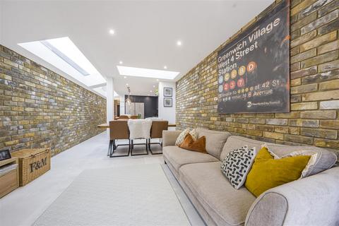 10 Albany Road, Old Windsor, Windsor, SL4 2QA