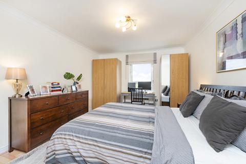 2 bedroom flat for sale, Langbourne Place, London