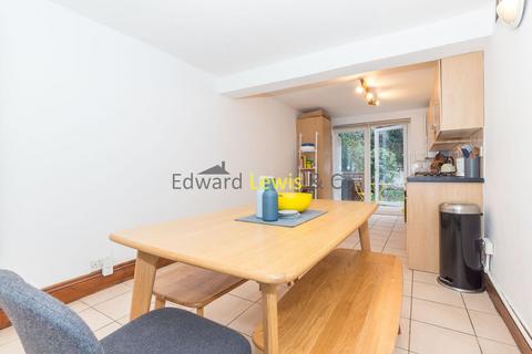 2 bedroom flat to rent, Bouverie Road, London N16