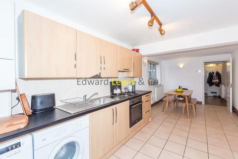 2 bedroom flat to rent, Bouverie Road, London N16