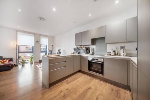 2 bedroom flat for sale, Lighterman Point, Docklands, London, E14