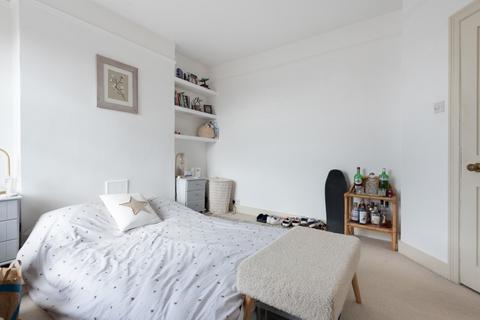 1 bedroom flat to rent, Clapham Common West Side London SW4