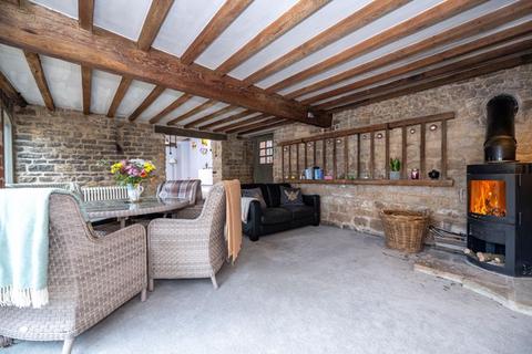 Hall Barn Far End, Boothby Graffoe, Lincoln, LN5 0LG