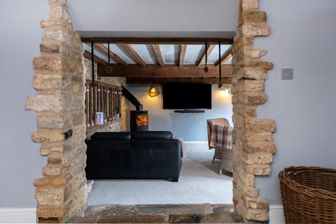 Hall Barn Far End, Boothby Graffoe, Lincoln, LN5 0LG