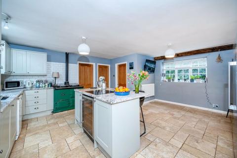 Hall Barn Far End, Boothby Graffoe, Lincoln, LN5 0LG