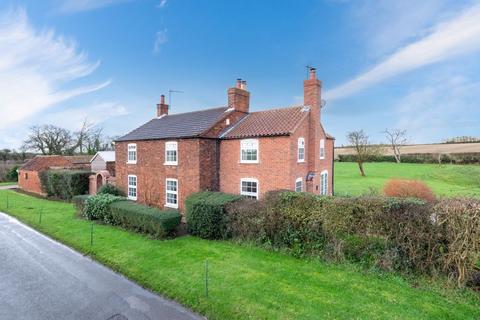 4 bedroom farm house for sale, Chestnut Farm, Collingham Road, Swinderby, Lincoln