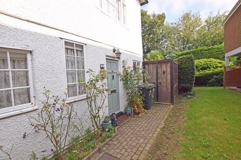 2 bedroom terraced house to rent, Willington Street, Maidstone