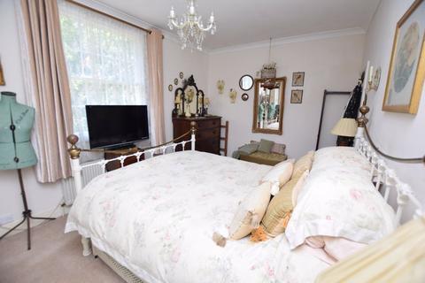 2 bedroom terraced house to rent, Willington Street, Maidstone