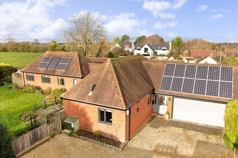 3 bedroom detached bungalow for sale, Newbury Road, East Hendred