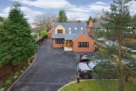 4 bedroom detached house for sale, Holmes Chapel Road, Somerford, Congleton