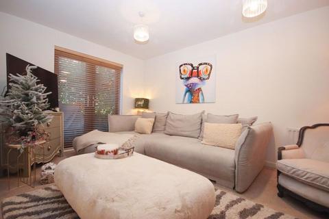 Flat 4, Radcliffe House Rollason Way, Brentwood, CM14 4DY