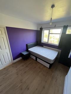 1 bedroom in a house share to rent, ha2 8pp