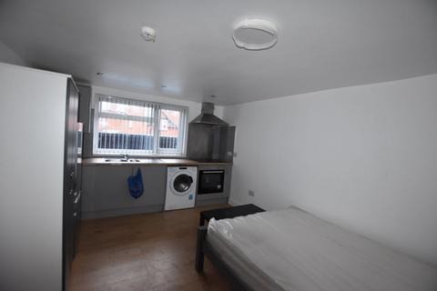 Studio to rent, Alfreton Road, Nottingham