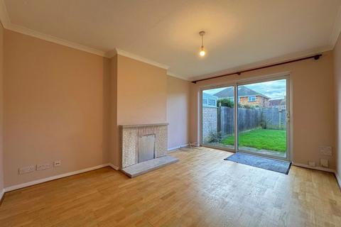 3 bedroom bungalow to rent, Moselle Drive, Gloucester