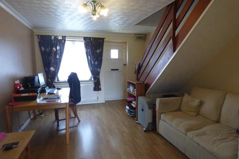 2 bedroom terraced house to rent, Waterloo Court, Bletchley, MK3 7UA