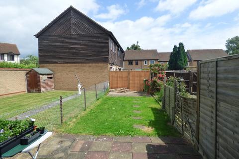 2 bedroom terraced house to rent, Waterloo Court, Bletchley, MK3 7UA