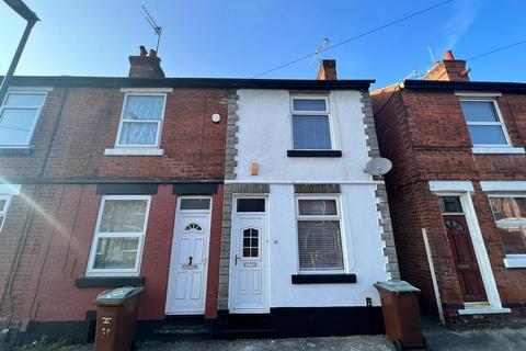 2 bedroom terraced house to rent, Fox Grove, NG5