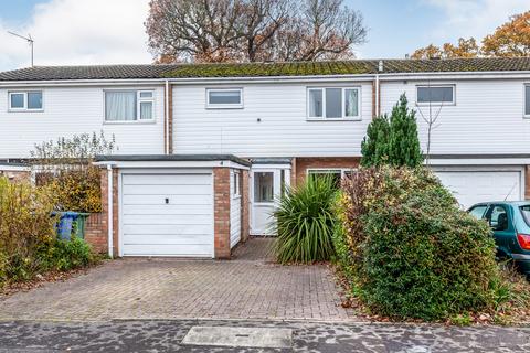 3 bedroom terraced house to rent, Ruddlesway