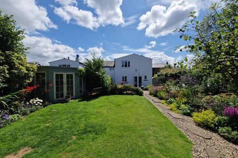 3 bedroom cottage for sale, Out Lane, Leyland PR26