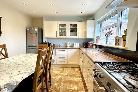 4 bedroom semi-detached house for sale, New Croft, Weedon, NN7 4RN..