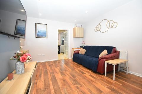 3 bedroom end of terrace house for sale, Kirkville Place, Blairdardie, G15 6JE