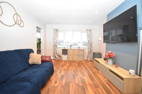 3 bedroom end of terrace house for sale, Kirkville Place, Blairdardie, G15 6JE