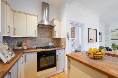 2 bedroom flat for sale, Worple Road, Raynes Park, London, SW20 8RE