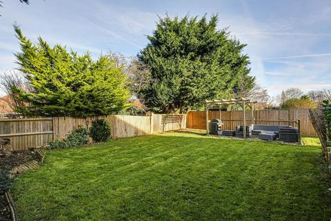 233 Tithepit Shaw Lane, Warlingham, CR6 9AW