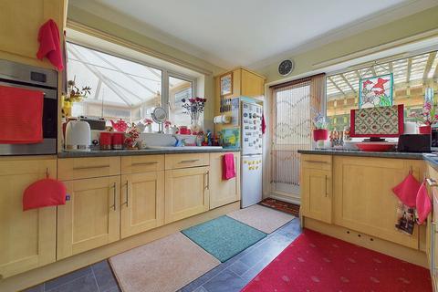 2 bedroom detached bungalow for sale, Willow Close, Lancing