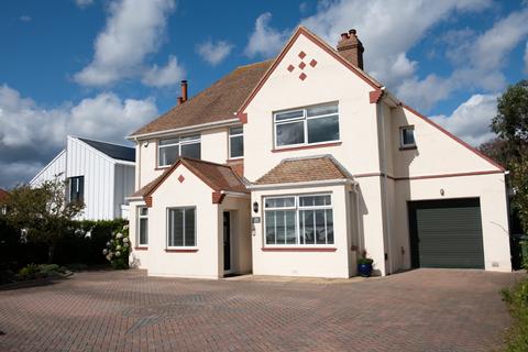 4 bedroom detached house for sale, Hill Head, Hampshire PO14