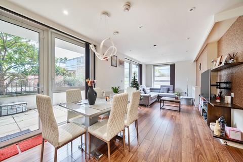 2 bedroom apartment for sale, Green Lane, Edgware, Middlesex