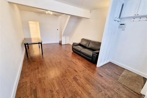 2 bedroom house to rent, Faringford Road, Stratford